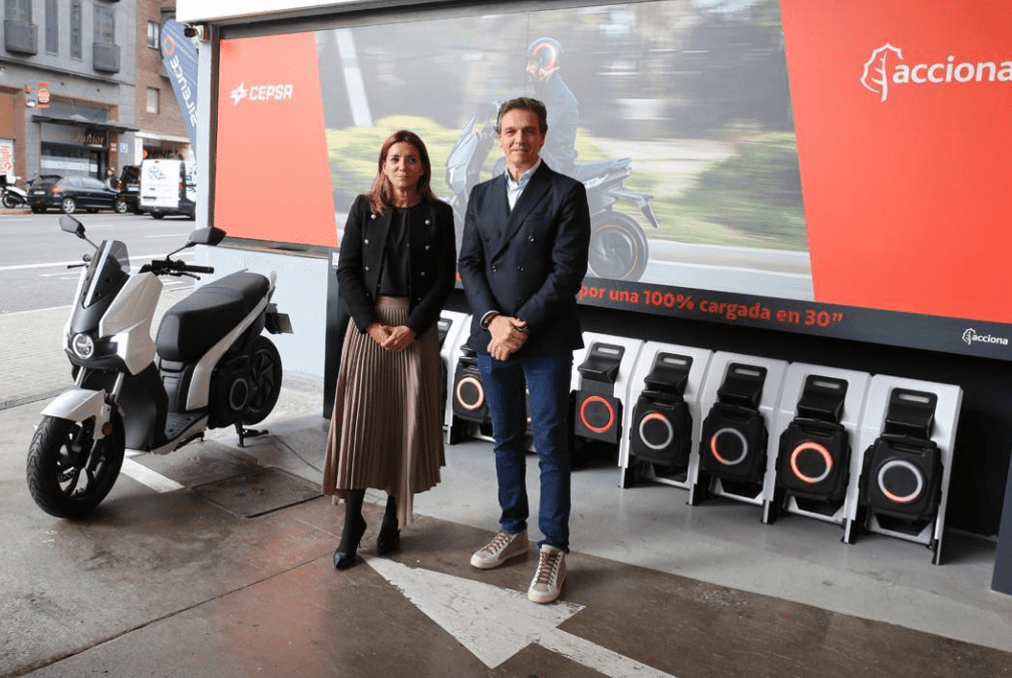 Barcelona es pionera en poner una estación de baterías intercambiables para coches y motos