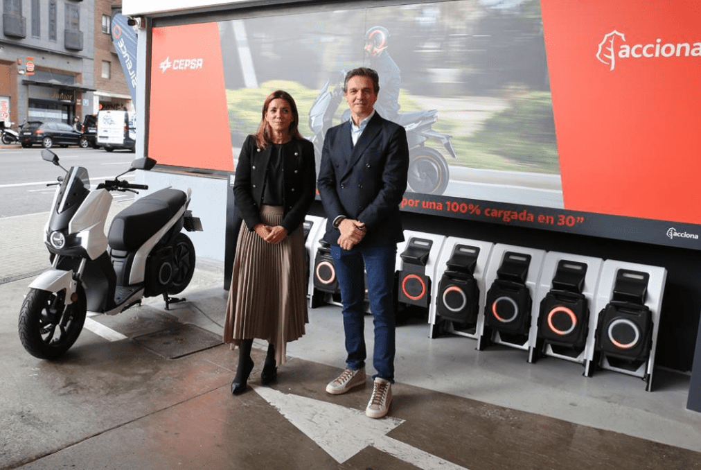 Barcelona is pioneer in setting up an interchangeable battery station for cars and motorbikes