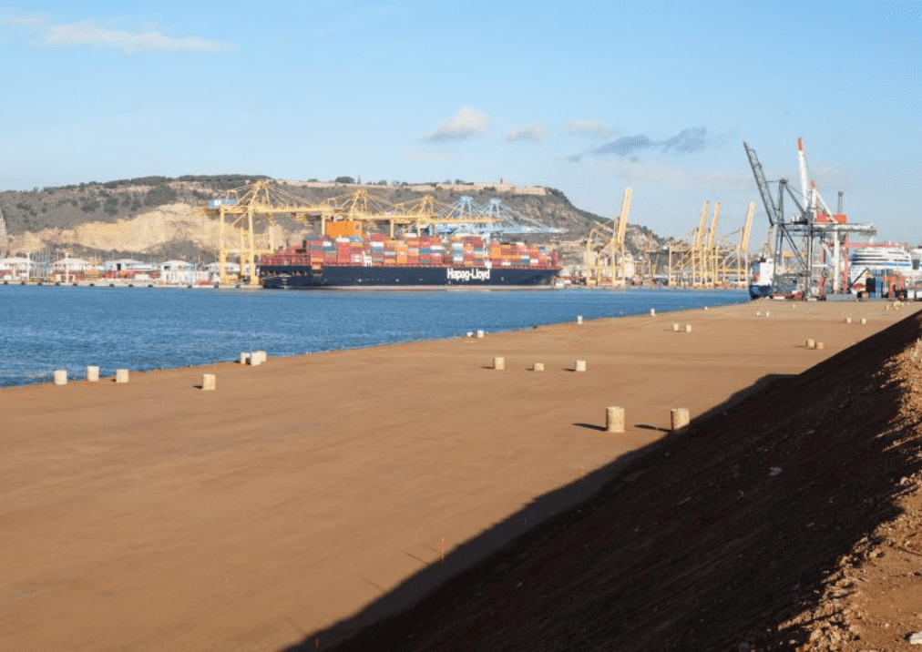 El puerto de Barcelona inicia el concurso para la tercera fase de ampliación del muelle Adossat
