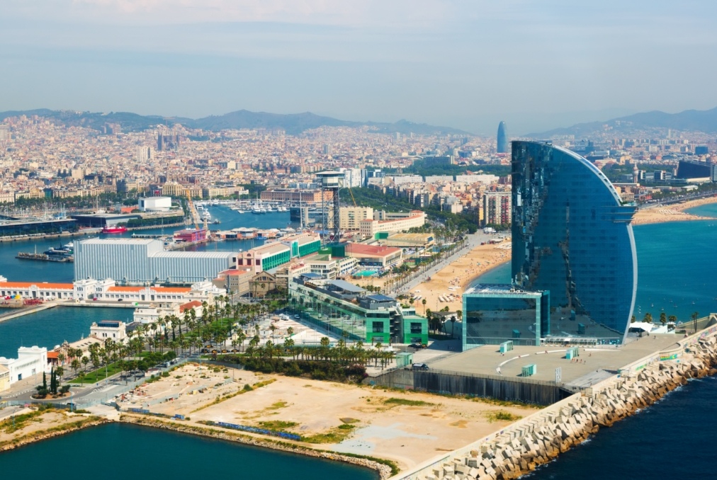 Barcelona will electrify boats to reduce emissions